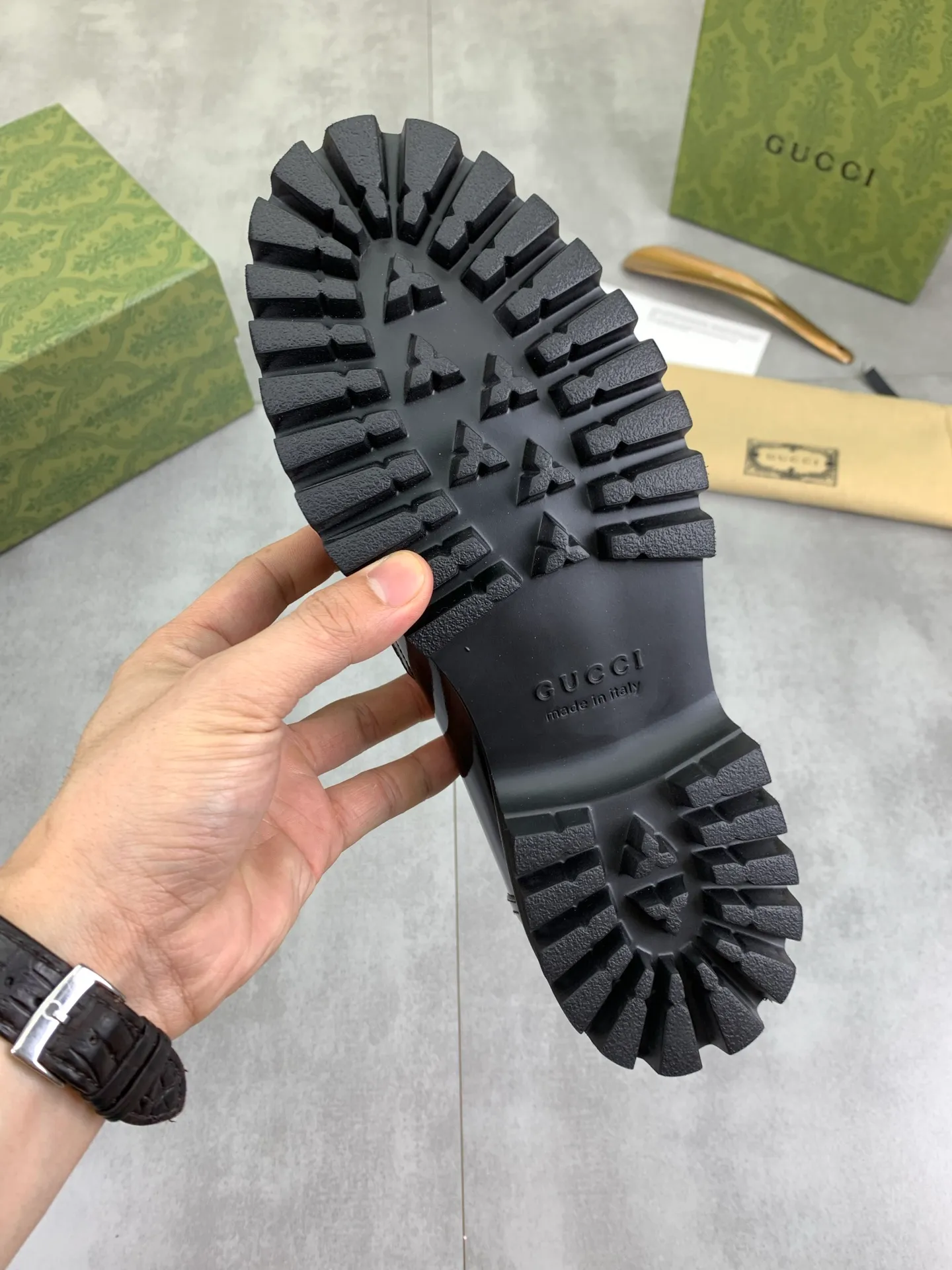 Factory price P840 💰💎💎💎Top version (original foam outsole) Brand: [GUCCi] Gucci's new business formal casual leather shoes Standard code: Men's size 39–45 (38 needs to be customized) Grade: Same style as the official website Original order quality Materials: Original open-edge beaded calfskin Water-dyed cowhide lining Original lightweight foam outsole Style category: Men's fashion Formal casual leather shoes, slip-on men's shoes series, young and fashionable, European and American trends, British style, casual matching, comfortable feet, color: multiple colors available, actual picture